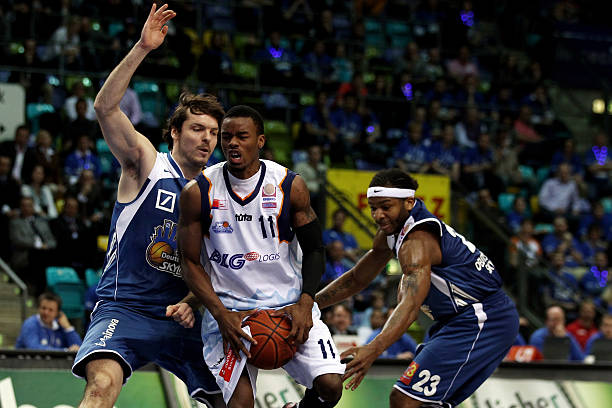 22次65+胜纪录！湖人4次全夺冠，勇士73胜成最大遗憾