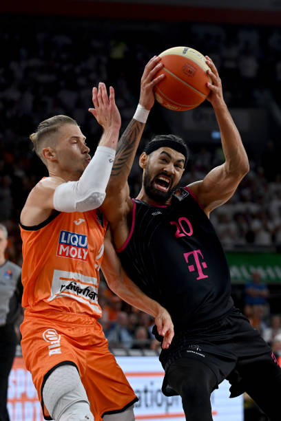 中成功击败 中成功击败