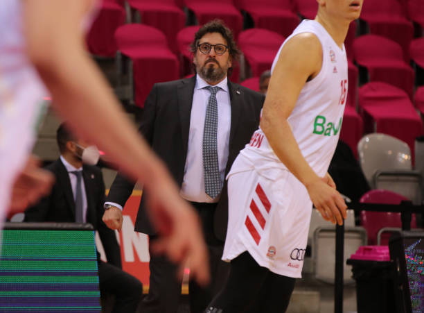 己的战术安 己的战术安