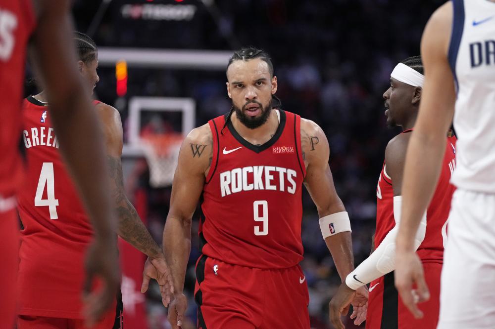 状态糟糕，福登射门等多项数据挂0，被讽刺在场上做有氧运动